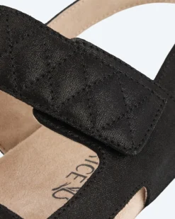 Sandale mit Klettriegeln Schuhe